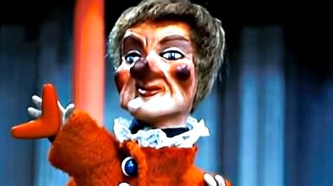 Lady Elaine Fairchilde .